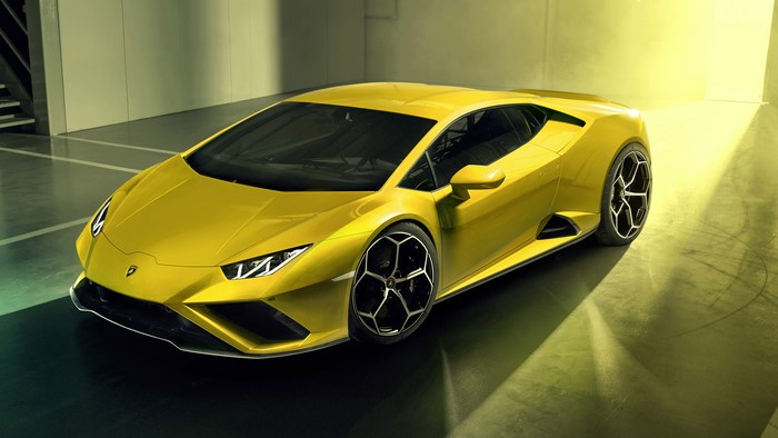 Yellow Lamborghini Huracan EVO RWD