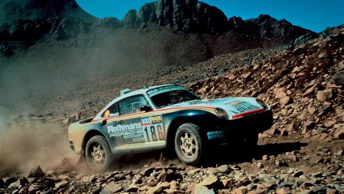 Porsche 959 rally car in Dakar Rally