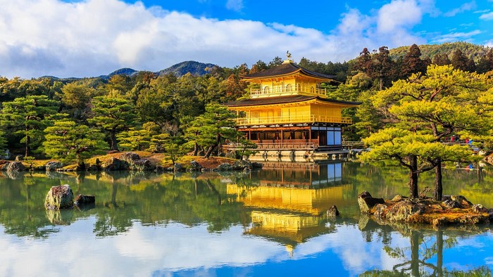 Kinkaku-ji Temple reflected in the pond, Kyoto, Japan
