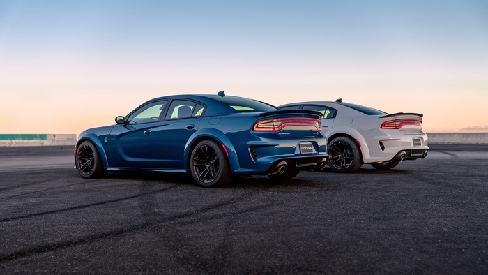 4K Dodge Charger SRT Hellcat cars