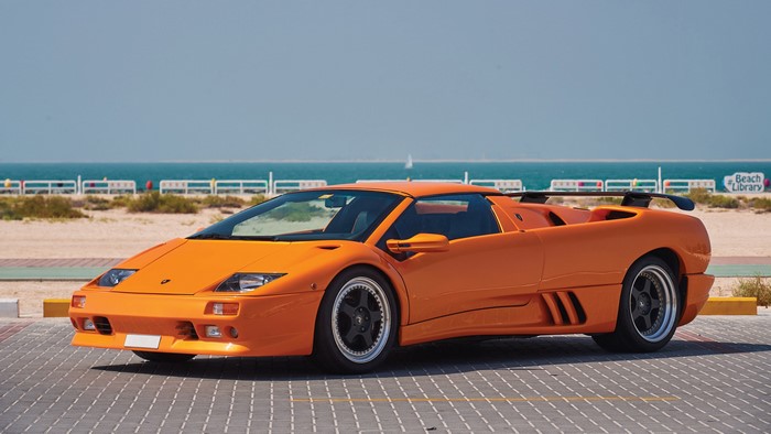 4K Orange Lamborghini Diablo Roadster
