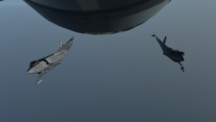 4K F-35 aircraft and Boeing KC-135 Stratotanker