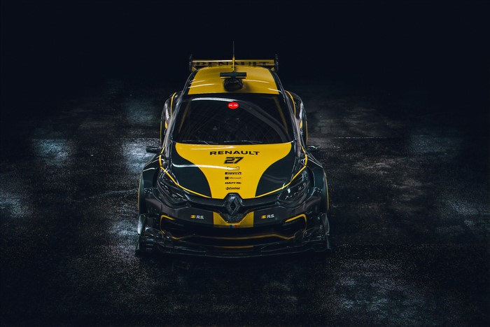 4K Renault Clio Race Car by Khyzyl Saleem