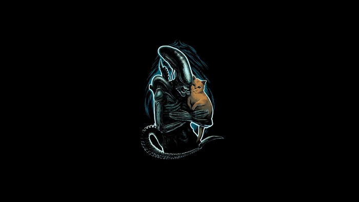 Xenomorph holding a cat