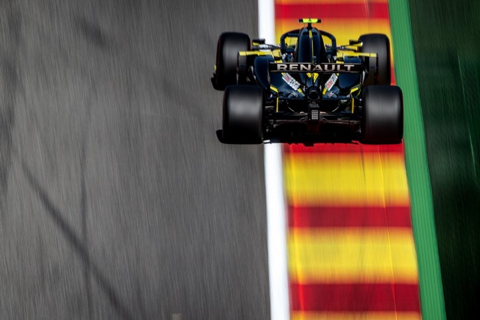 Renault R.S.19 Formula 1 car on track