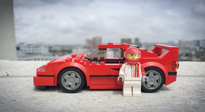 LEGO Ferrari F-40 with Racer