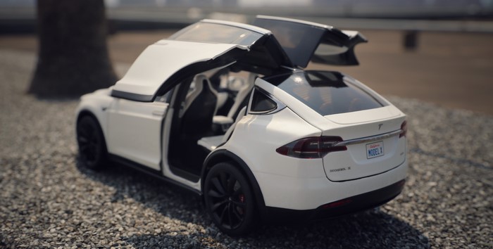 4K White Tesla Model X SUV