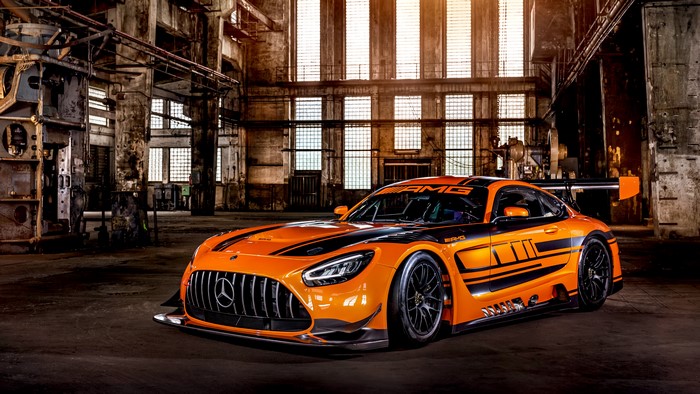 4K Mercedes-AMG GT race car in factory