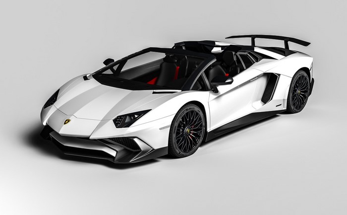 White Lamborghini Aventador SVJ Roadster