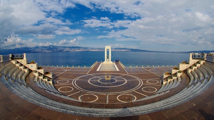 Monument on the waterfront in Reggio di Calabria, Italy