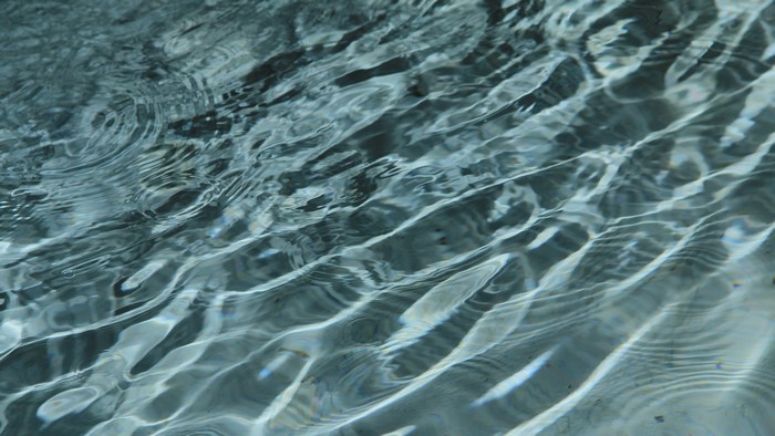 4K water reflection