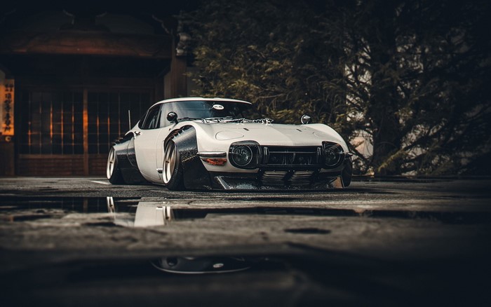 Modified Toyota 2000GT with widebody kit