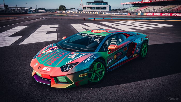 Lamborghini Huracan Racing at Le Mans Circuit 4K