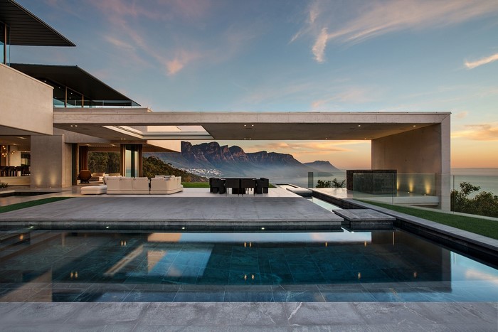 Modern house with swimming pool overlooking Table Mountain in Cape Town