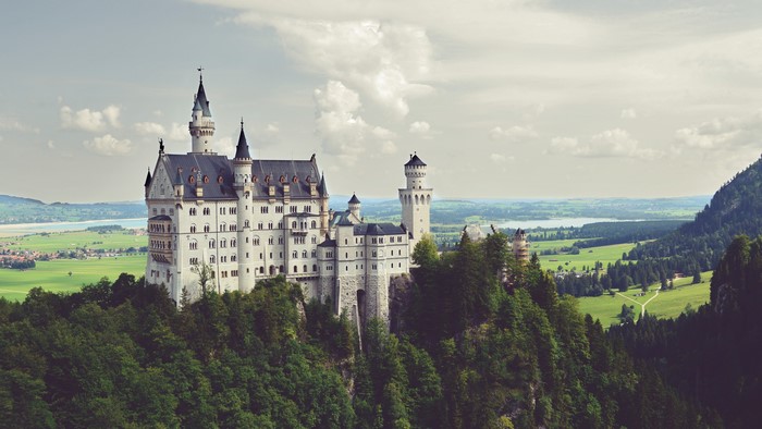 4K Neuschwanstein Castle in Bavaria, Germany