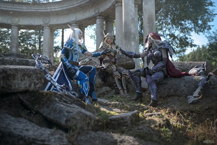 Women cosplaying as Windrunner sisters from World of Warcraft