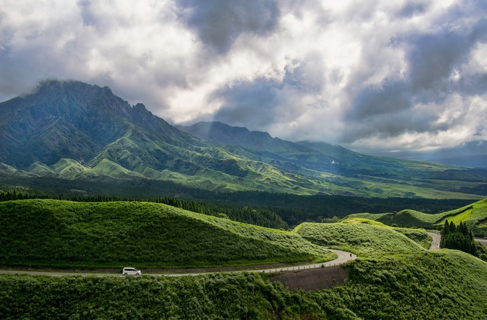 4K landscape of mountains and road in Japan