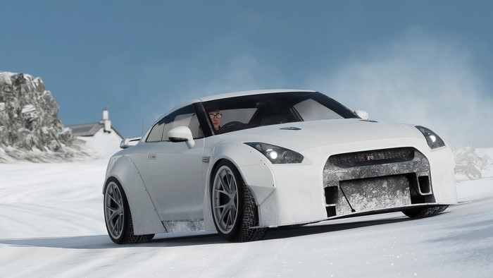White Nissan GT-R driving in snow, Forza Horizon 4
