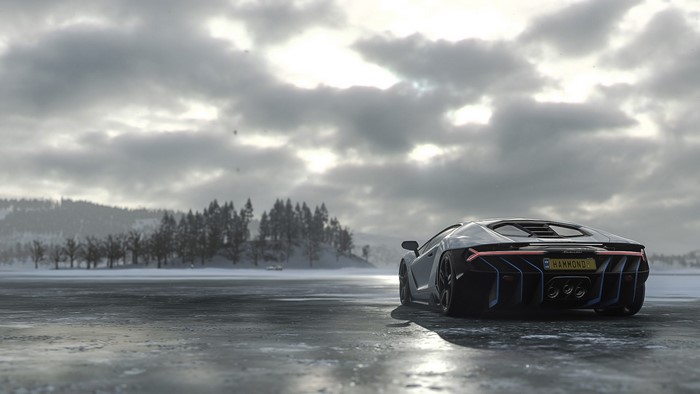 Lamborghini Centenario LP770-4 on a frozen lake in Forza Horizon 4