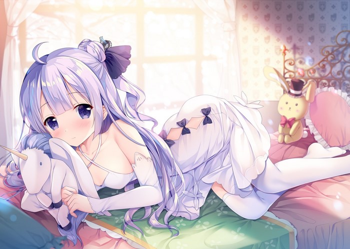 Unicorn from Azur Lane lying on a bed