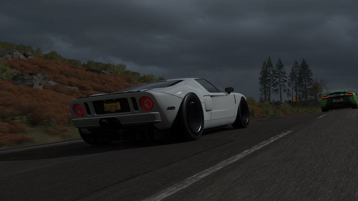 Ford GT mk I and McLaren 720S in Forza Horizon 4