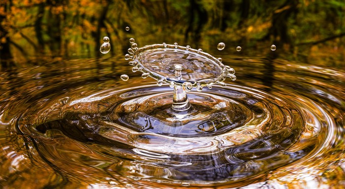 4K abstract water splash in nature