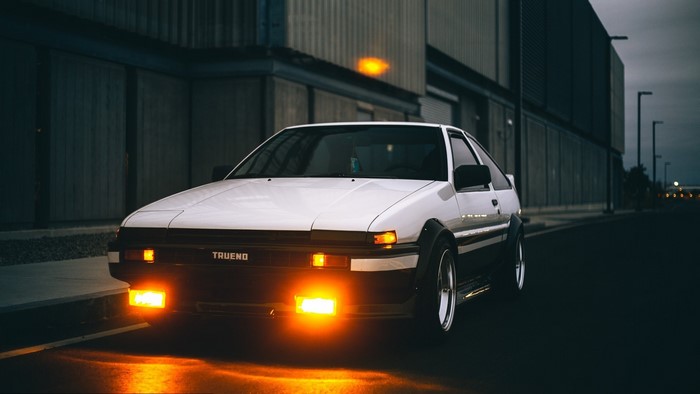 White Toyota Sprinter Trueno AE86 GT-Apex at Night