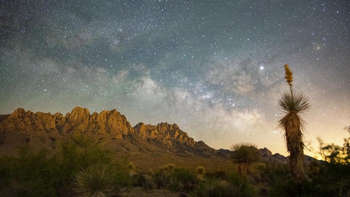 Milky Way over Organ Mountains landscape