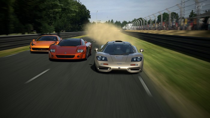 Gran Turismo 5: McLaren F1, Volkswagen W12, Ferrari 458 on track
