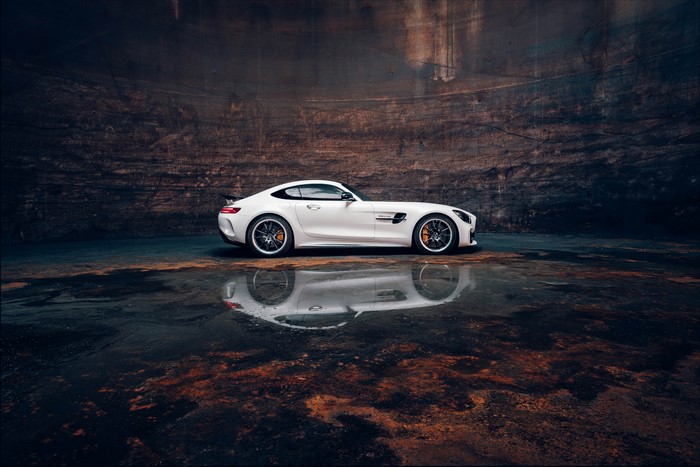 4K Mercedes-AMG GT R reflection
