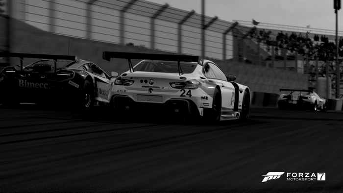 Forza Motorsport 7 racing cars on track