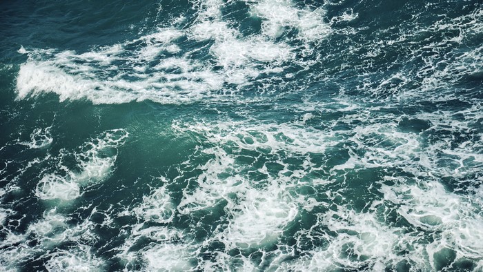 4K Sea Foam and Waves