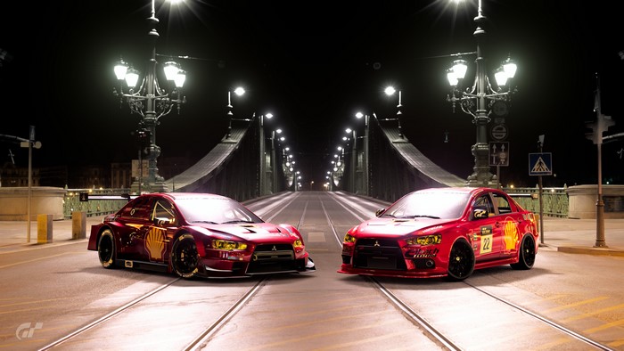 4K Mitsubishi Lancer Evolution Motorsport on Budapest Bridge