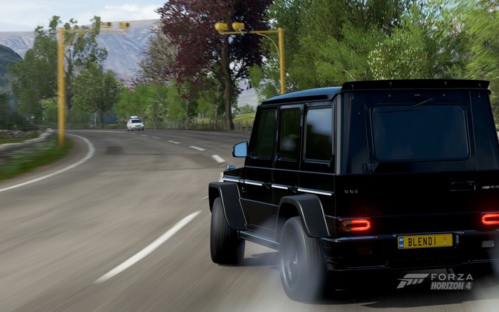 Black Mercedes-Benz G-Wagon drifting in Forza Horizon 4