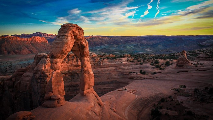 Delicate Arch landscape at sunset, Arches National Park