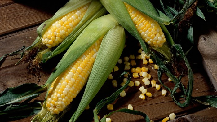Corn on a wooden surface