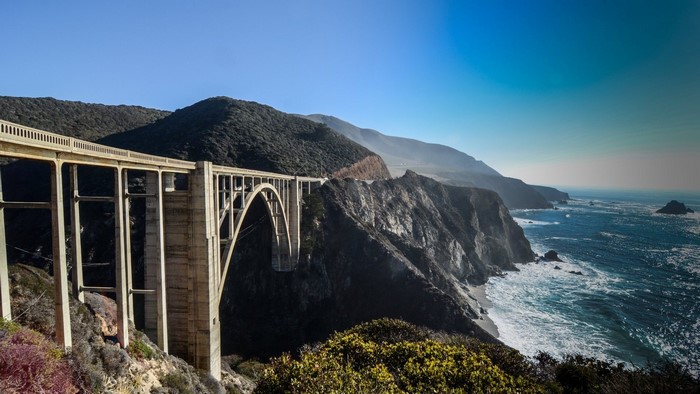 Bixby Creek Bridge on a clear day with the ocean