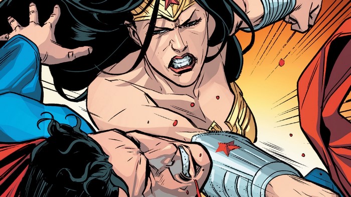 Wonder Woman fighting Superman from DC Comics