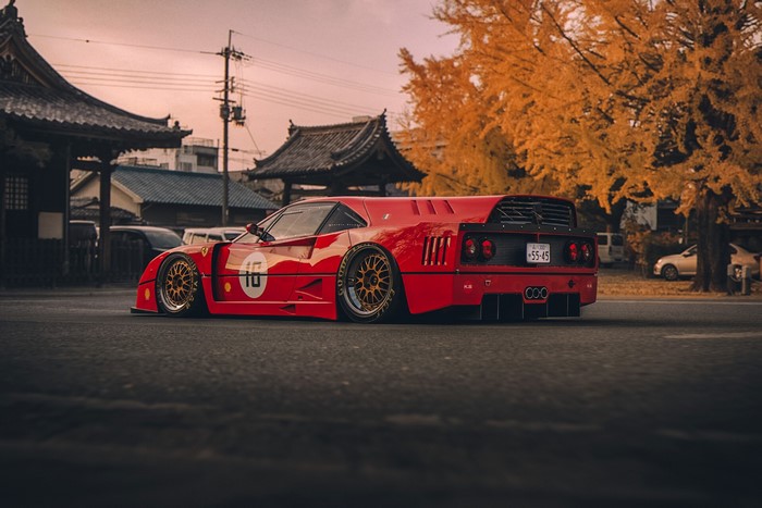 Red Ferrari F40 in Japan