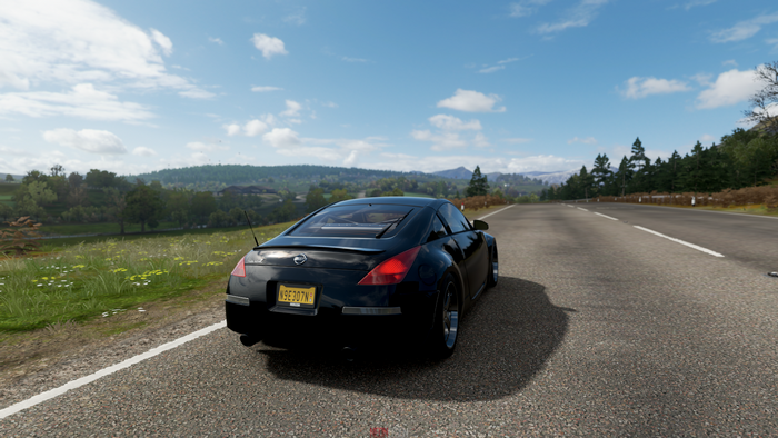 Black Nissan 350Z in Forza Horizon 4