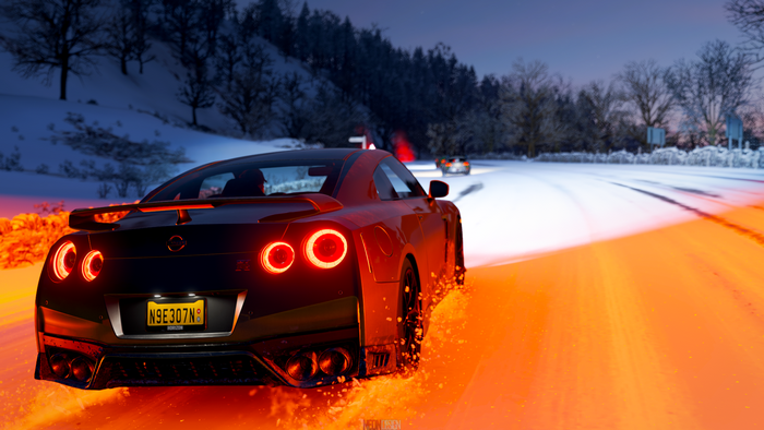 Nissan GT-R driving on a snowy road in Forza Horizon 4