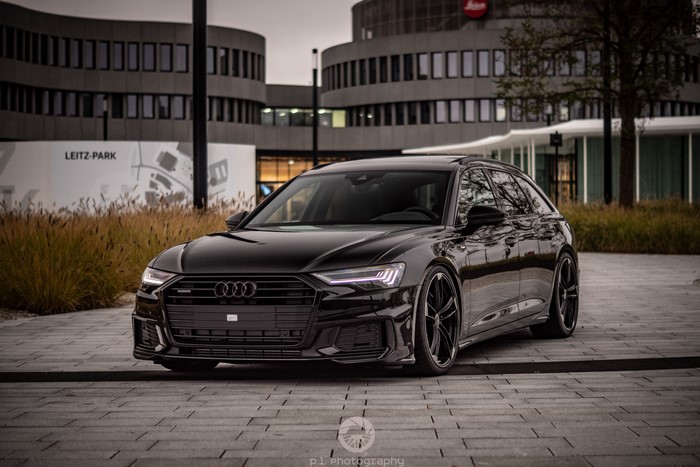 Black Audi A6 Avant parked in front of Leitz-Park