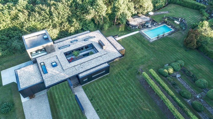 Modern house with courtyard and swimming pool