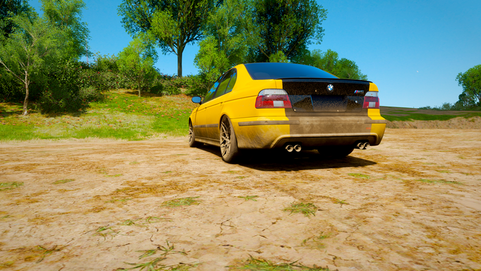 Yellow BMW E39 M5 in Forza Horizon 4