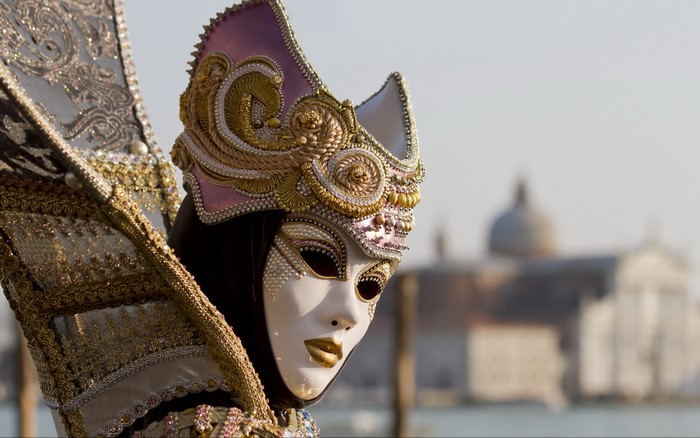 Venetian mask and costume in Venice, Italy