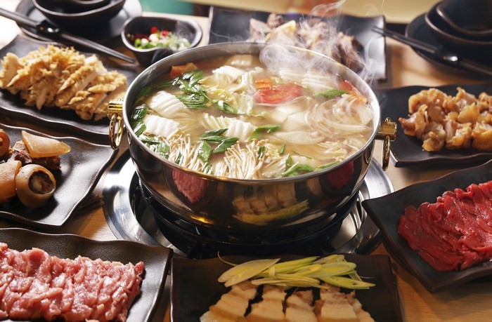 Hot pot with various meats and vegetables