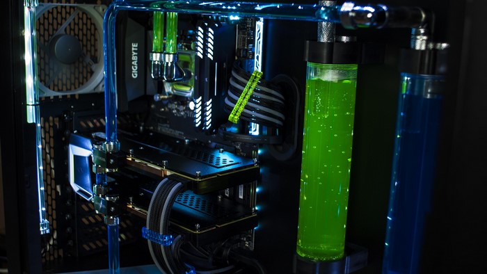 4K PC water cooling technology with Gigabyte components