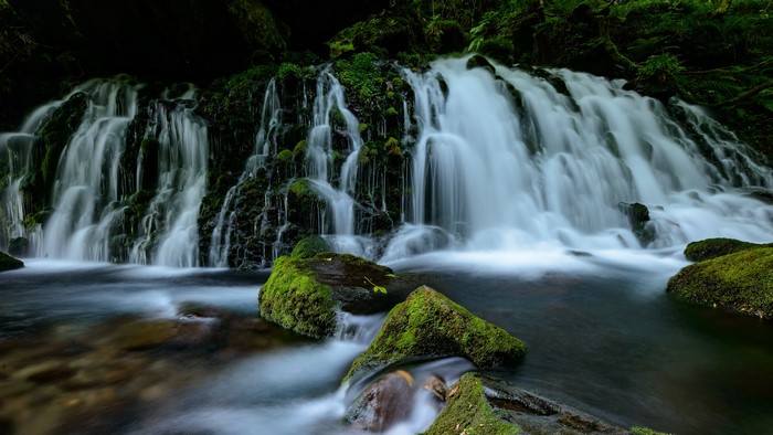 4K Waterfall in Nature