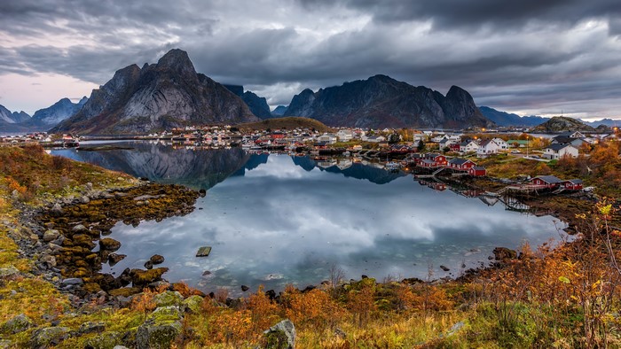 4K Lofoten Islands landscape with mountains and reflection