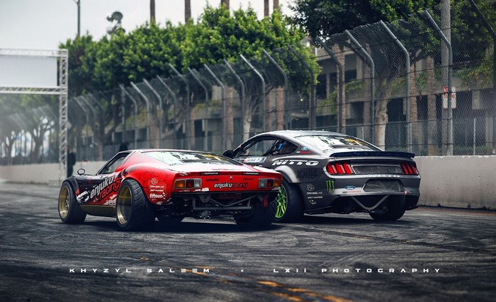 Widebody De Tomaso Pantera and Ford Mustang Drifting